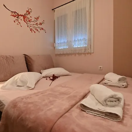Cozy νear Nea Paralia Of *